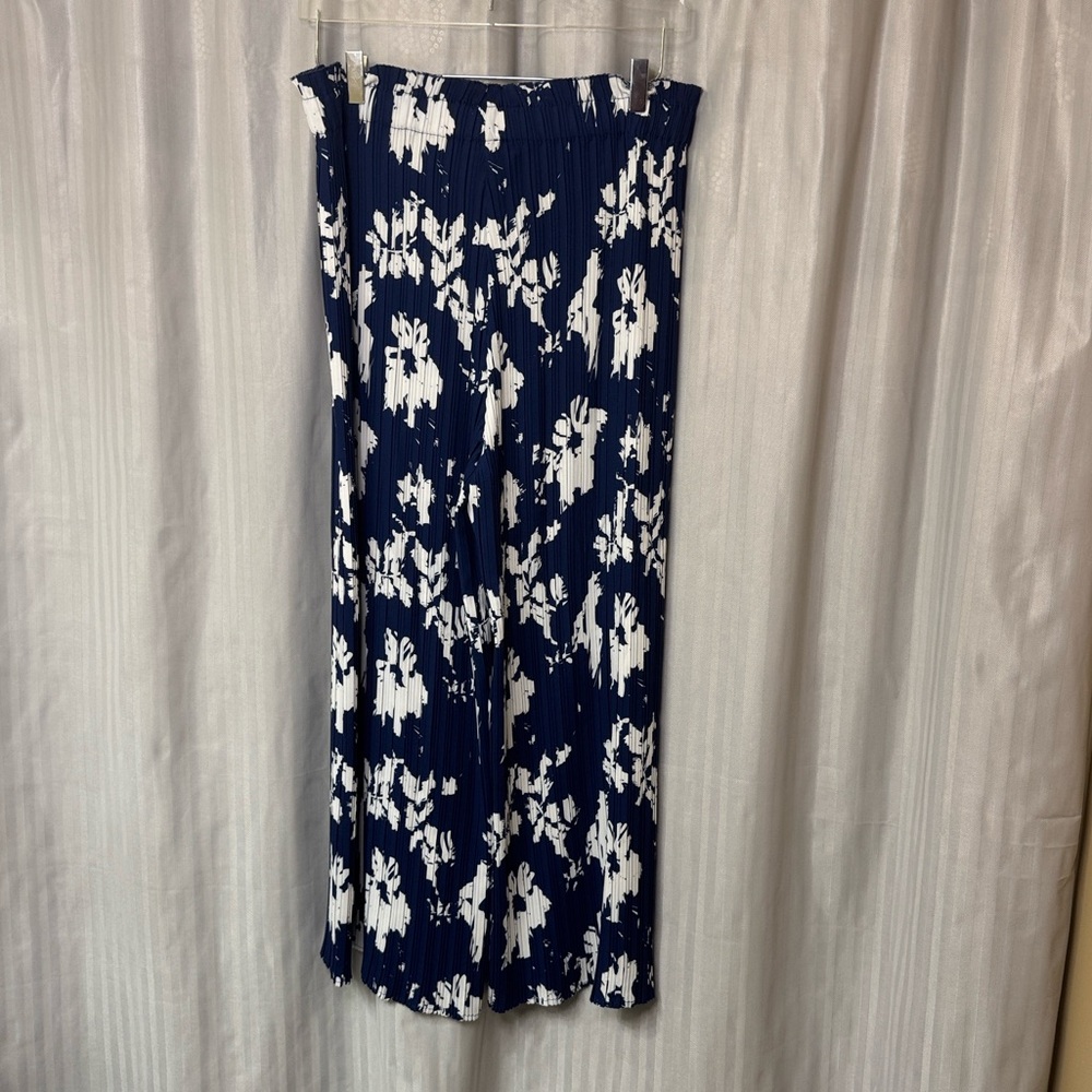 Joie accordian Wide Leg Navy and White Floral Pants size XL